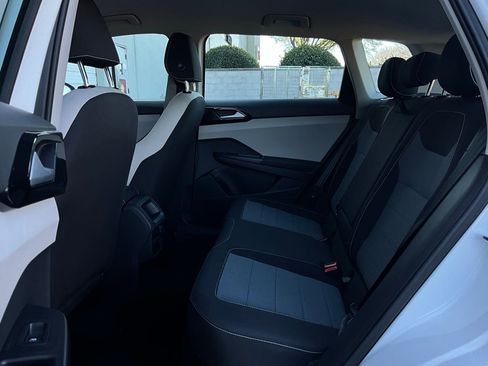 Used 2025 Volkswagen Taos S image 11