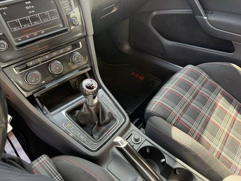 Used 2017 Volkswagen GTI Autobahn FWD image 11