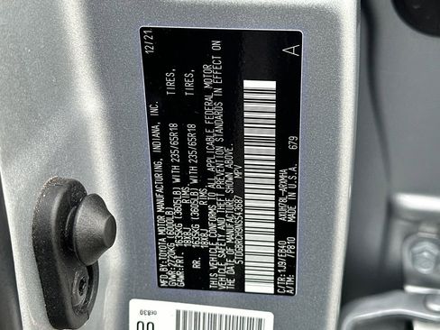 Used 2022 Toyota Highlander XLE AWD/4WD image 35