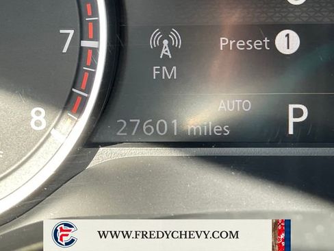 Used 2025 Nissan Pathfinder SL AWD/4WD image 16