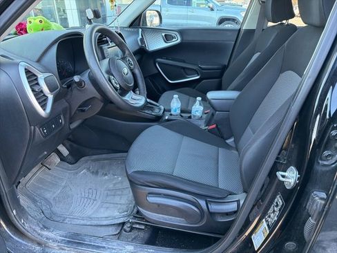 Certified 2021 Kia Soul LX image 3