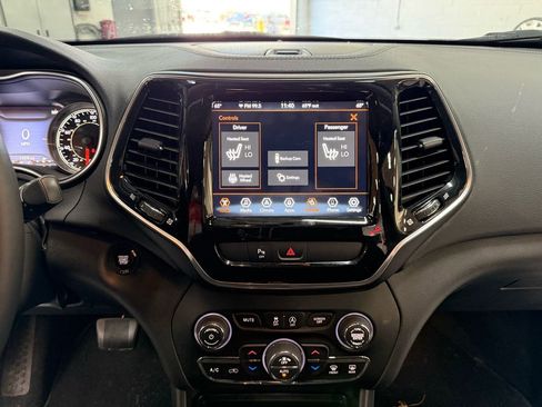 Used 2019 Jeep Cherokee Limited AWD/4WD image 20