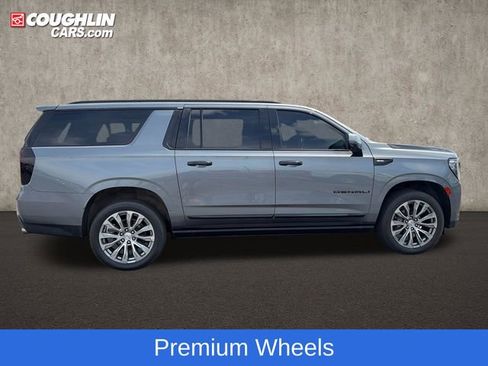 Used 2022 GMC Yukon XL Denali image 11