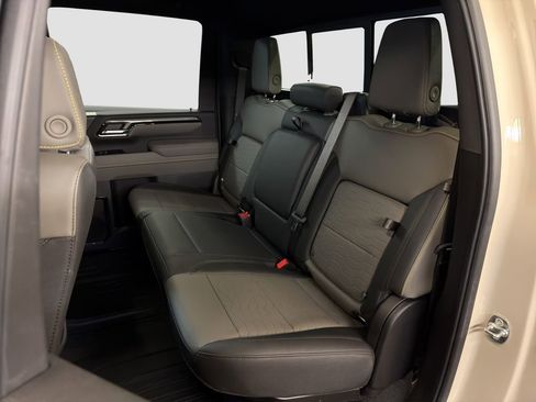 Used 2026 Chevrolet Silverado 2500 ZR2 AWD/4WD image 11