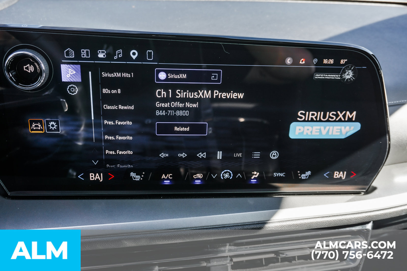 Used 2025 Chevrolet Traverse LT w/ LPO, Floor Liner Package FWD image 39