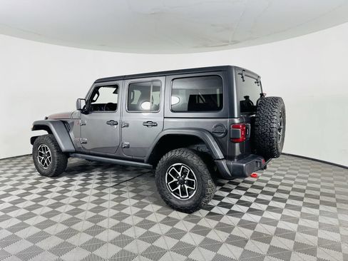 Used 2025 Jeep Wrangler Unlimited Rubicon w/ Convenience Group AWD/4WD image 20