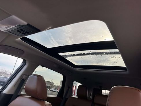 Used 2024 Nissan Pathfinder Platinum w/ Black Appearance Package image 14