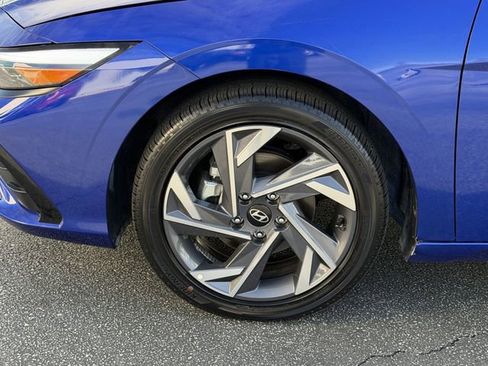 Used 2025 Hyundai Elantra Limited FWD image 27