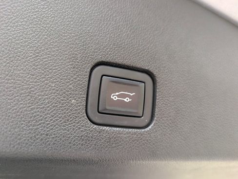 Used 2022 Cadillac XT6 Premium Luxury w/ Technology Package image 22