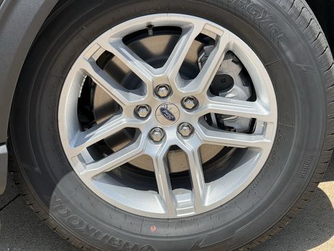 New 2026 Ford Explorer Active RWD image 7