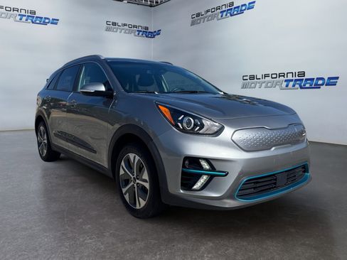 Used 2022 Kia Niro EX FWD image 3