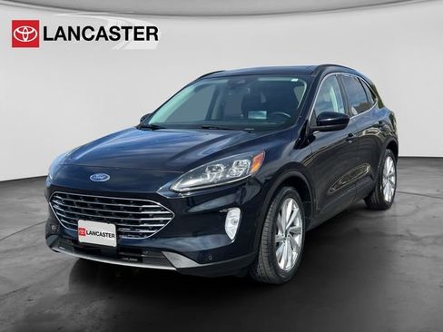 Used 2021 Ford Escape Titanium image 3