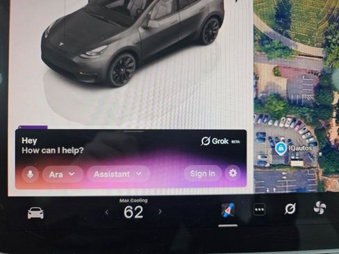 Used 2023 Tesla Model Y AWD image 44