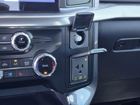 Used 2023 Ford F150 Lariat image 22