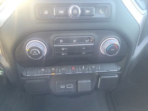 Used 2022 Chevrolet Silverado 1500 Custom image 14