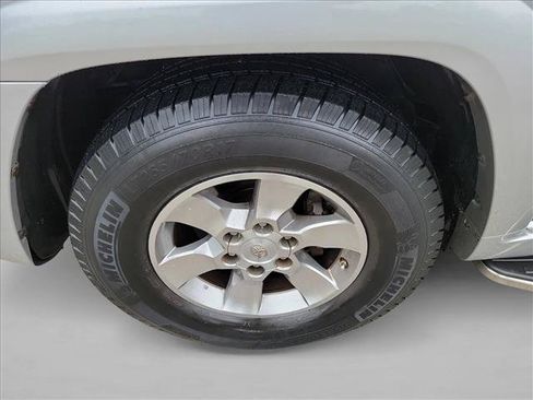 Used 2012 Toyota 4Runner SR5 w/ Premium Pkg RWD image 9