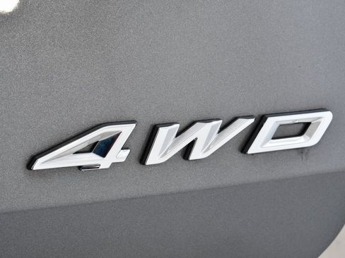 Used 2022 Ford Explorer XLT w/ Equipment Group 202A image 22