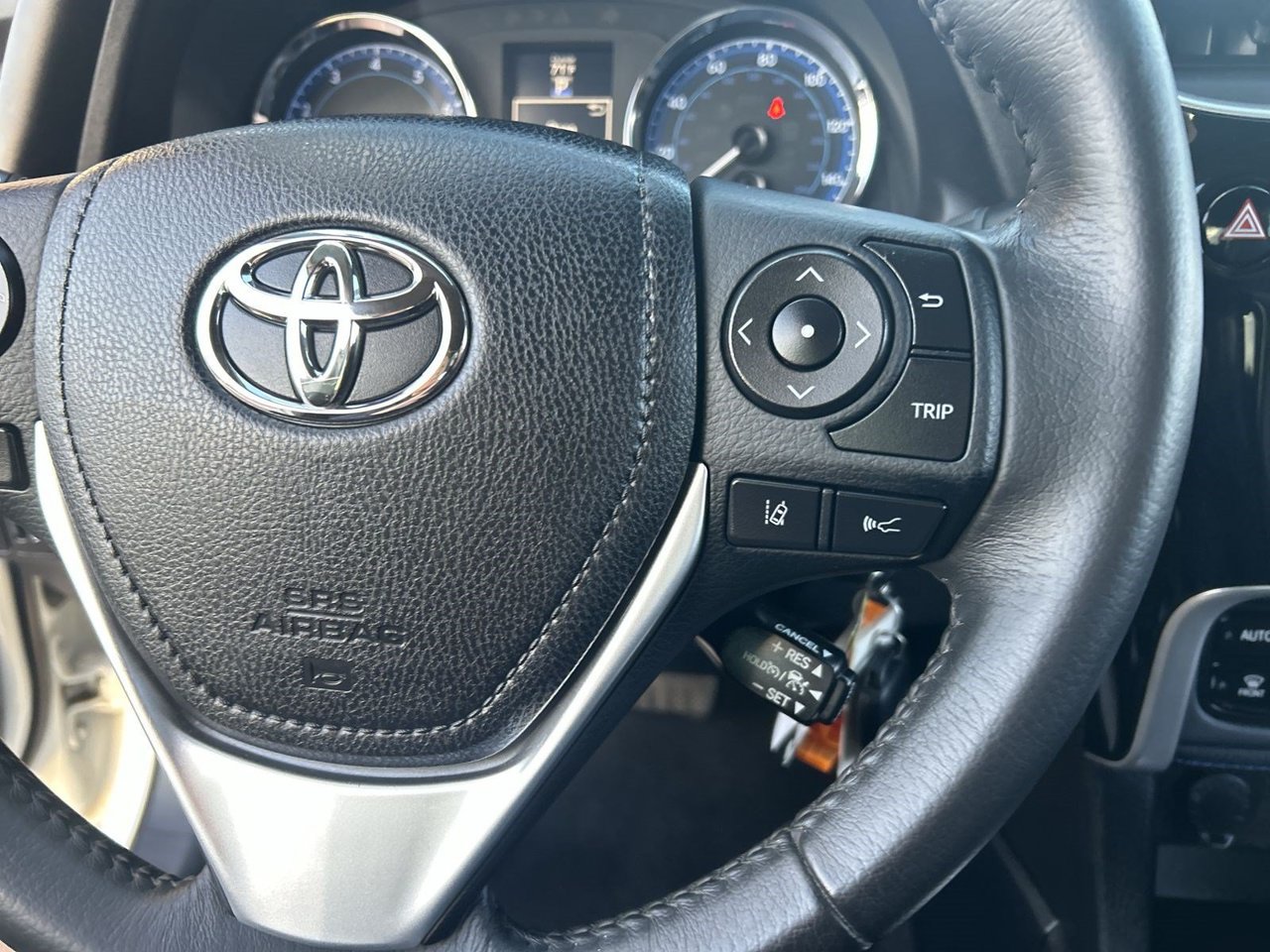 Used 2018 Toyota Corolla SE w/ Carpet Mat Package (TMS) FWD image 21
