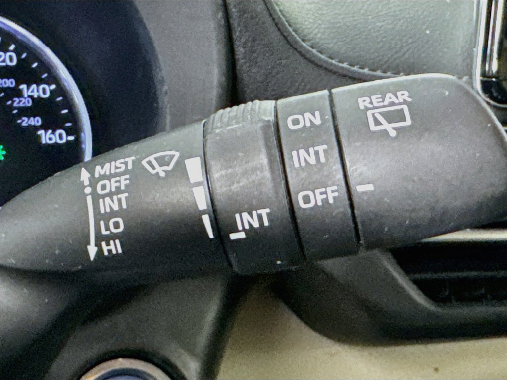 Used 2022 Toyota Sienna Limited FWD image 14