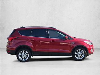 Used 2019 Ford Escape SEL video 4