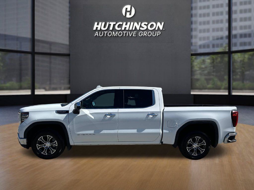 Used 2026 GMC Sierra 1500 SLT RWD image 4