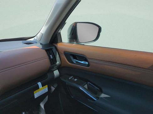 New 2026 Nissan Pathfinder Platinum w/ Accent Package FWD image 13