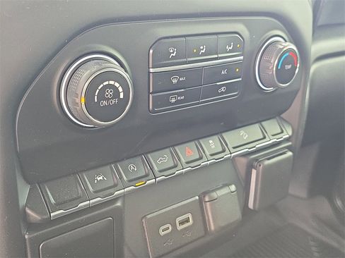 Used 2024 Chevrolet Silverado 1500 W/T w/ WT Value Package image 24