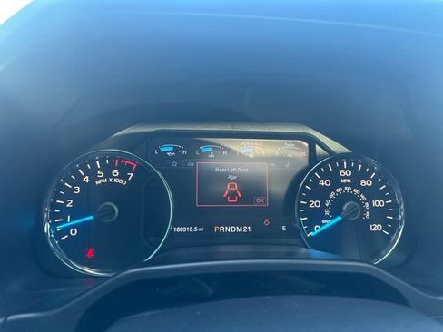 Used 2016 Ford F150 Lariat w/ Equipment Group 502A Luxury AWD/4WD image 9