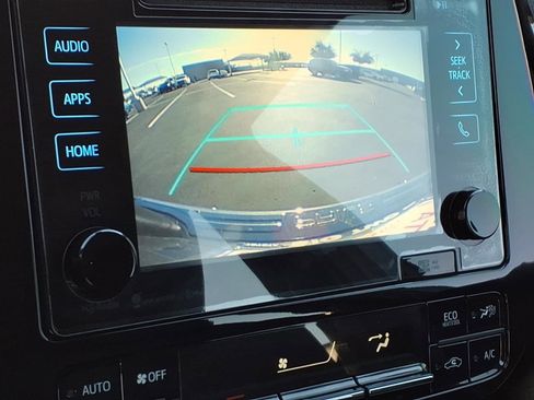 Used 2017 Toyota Prius Three image 21