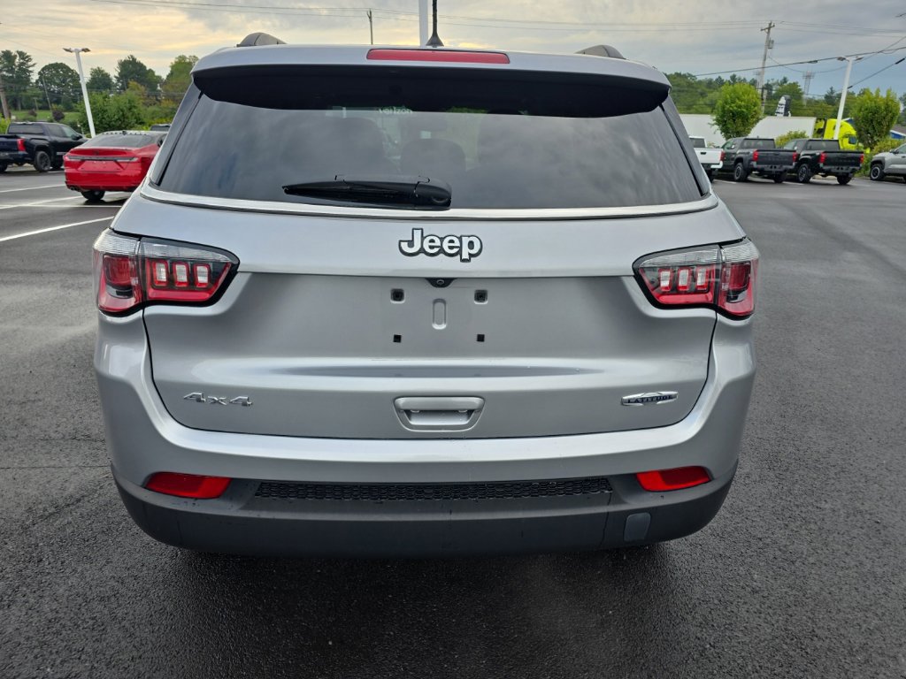 Used 2018 Jeep Compass Latitude w/ Cold Weather Group AWD/4WD image 5