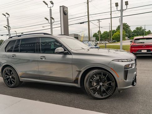 Used 2024 BMW X7 xDrive40i w/ M Sport Package AWD/4WD image 10