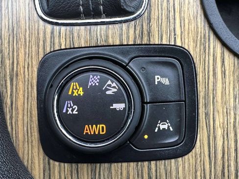 Used 2019 GMC Acadia Denali AWD/4WD image 37