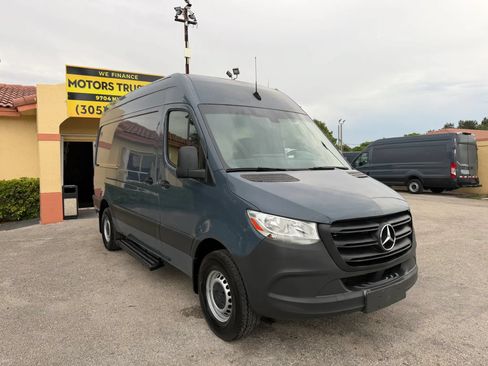 Used 2019 Mercedes-Benz Sprinter 144 image 9