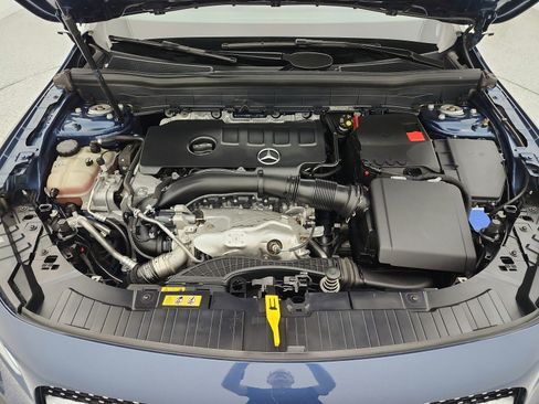 Used 2021 Mercedes-Benz GLB 250 image 16