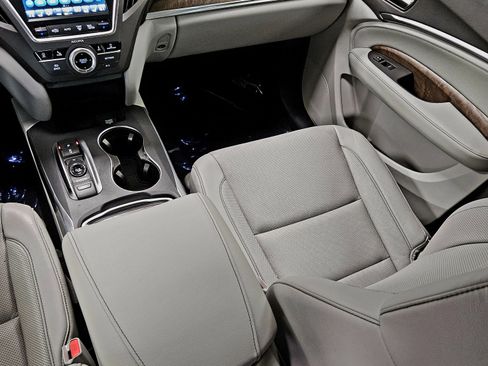 Used 2020 Acura MDX FWD w/ Technology Package image 16