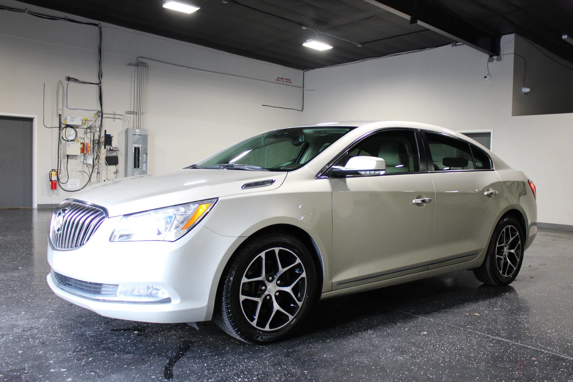 Used 2016 Buick LaCrosse Sport Touring w/ Experience Buick Package FWD image 6