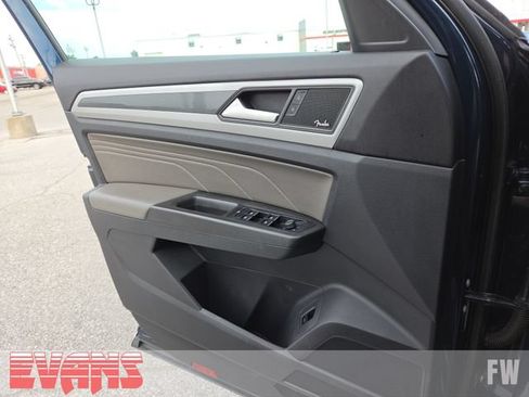 Used 2022 Volkswagen Atlas Cross Sport SEL Premium R-Line AWD/4WD image 16