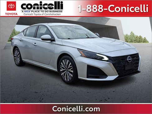 Used 2023 Nissan Altima 2.5 SV image 1