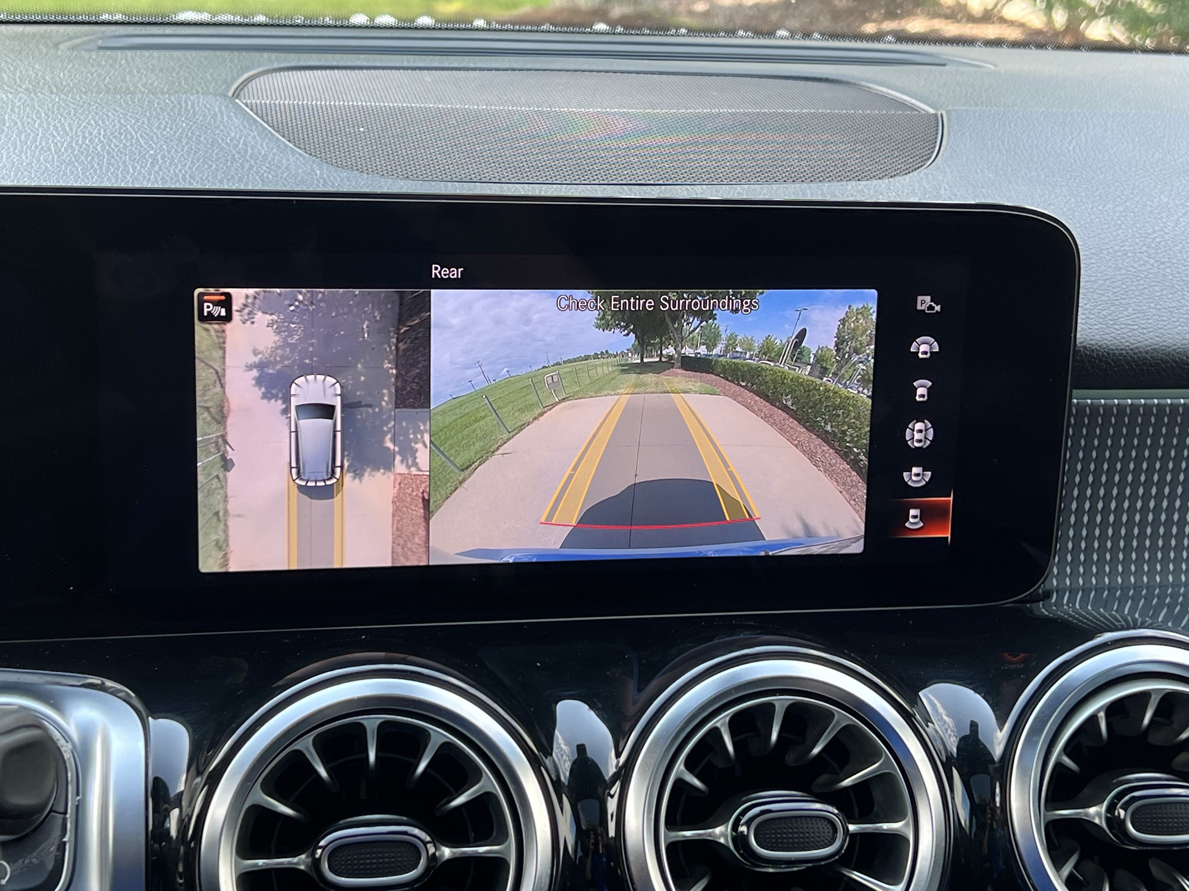 Certified 2022 Mercedes-Benz GLB 250 4MATIC image 25