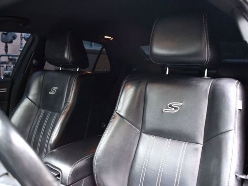 Used 2019 Chrysler 300 S image 18