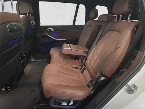 Used 2026 BMW X7 xDrive40i image 16