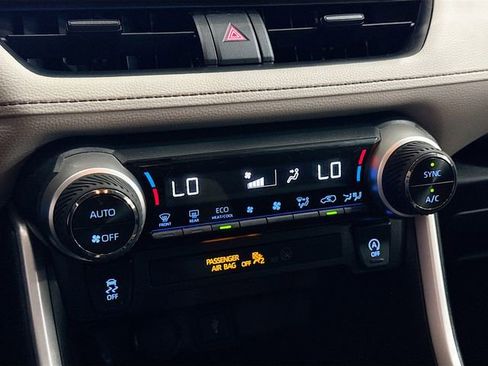 Used 2021 Toyota RAV4 XLE image 16