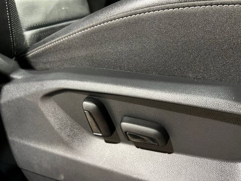 Used 2018 Volkswagen Atlas SEL Premium image 16