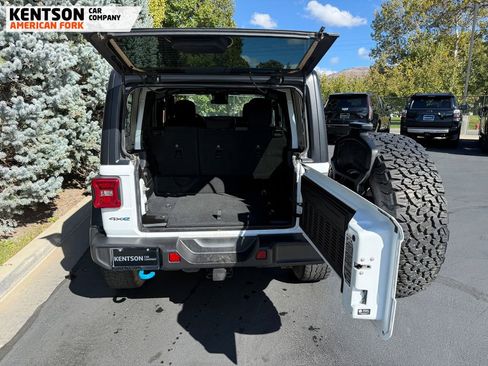 Used 2024 Jeep Wrangler Unlimited Rubicon 4xe image 26