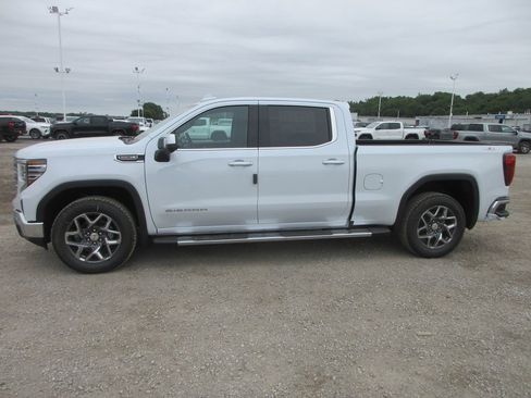 New 2026 GMC Sierra 1500 SLT w/ SLT Premium Plus Package AWD/4WD image 11