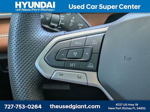 Used 2025 Volkswagen Tiguan SEL R-Line AWD/4WD image 40