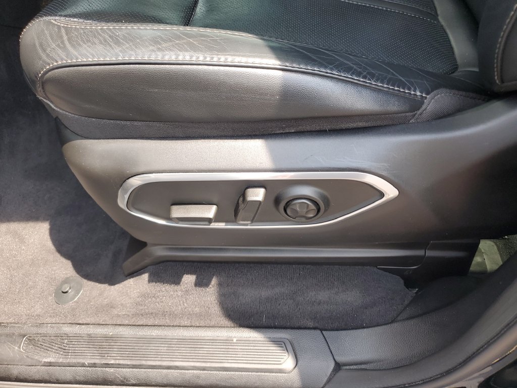 Used 2023 Jeep Wagoneer 4WD w/ Premium Group I image 19