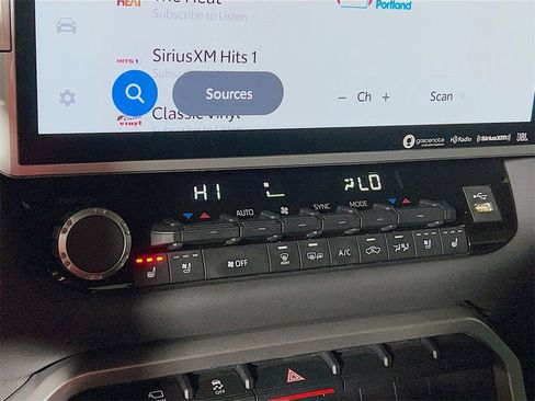 Used 2023 Toyota Tundra Platinum image 15