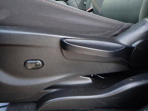 Used 2019 Chevrolet Trax LT image 12