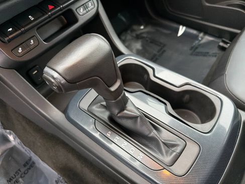 Used 2015 Chevrolet Colorado Z71 AWD/4WD image 28